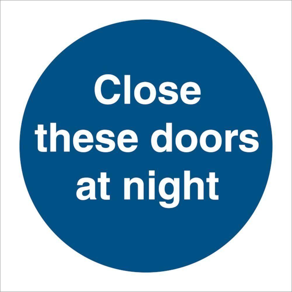 Sign IMO Close these doors at night 106117 - Sikkerhedsgiganten