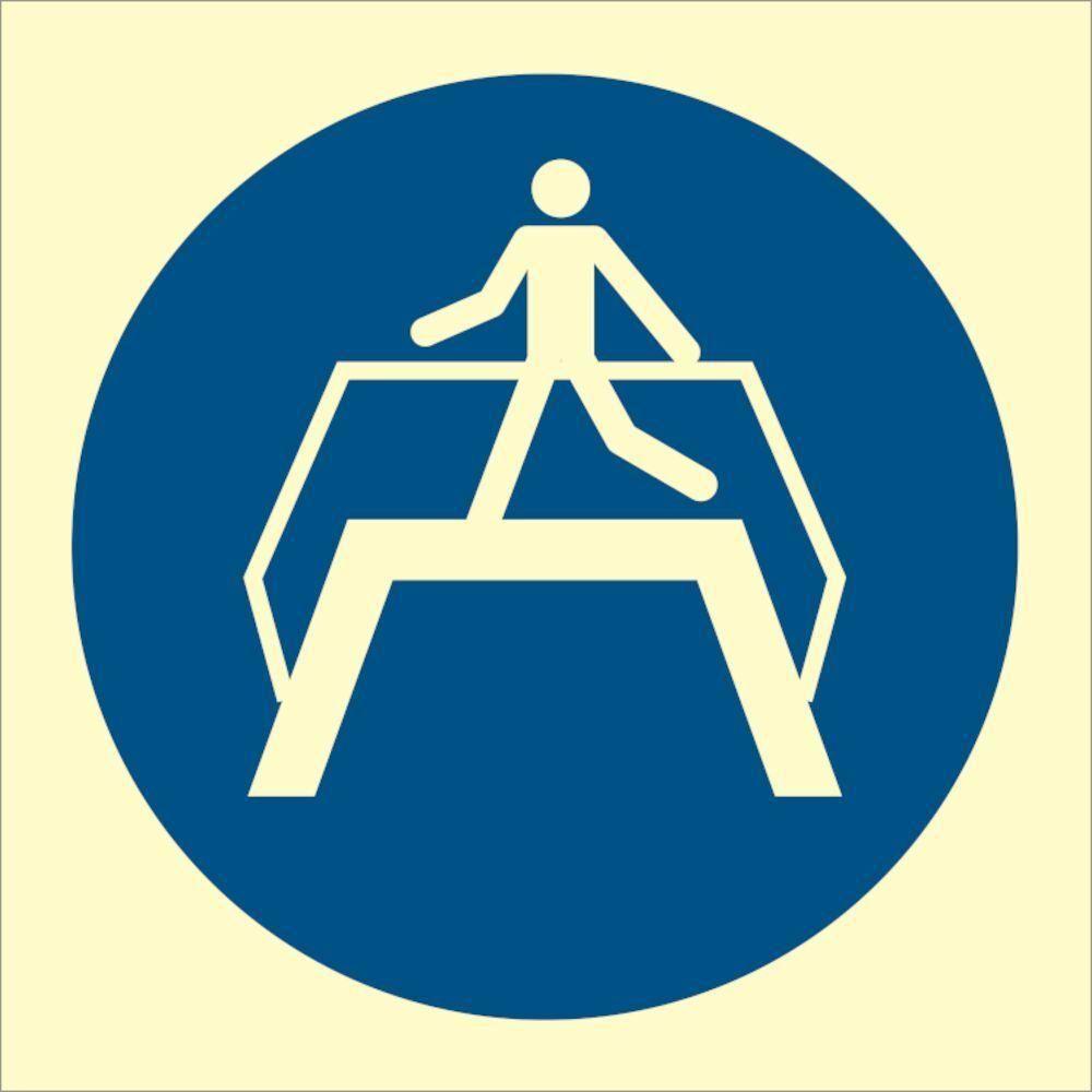 Sign IMO Use footbridge - Sikkerhedsgiganten